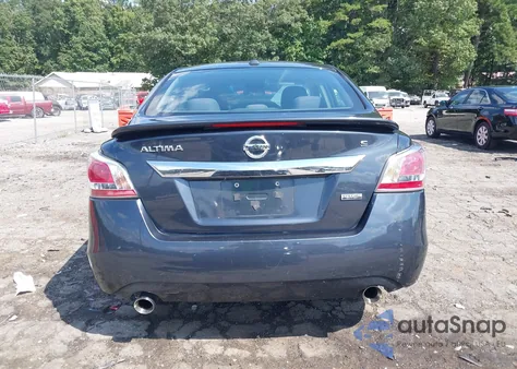 2015 Nissan Altima 2.5 S z USA, uszkodzony, nr VIN 1N4AL3AP4FC471817